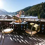 Seven Alpina Boutique Hotell