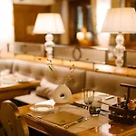 Hotell Seven Alpina Boutique Klosters