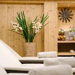 Seven Alpina Boutique Hotell Klosters