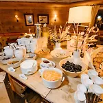 Seven Alpina Boutique Hotell 4*