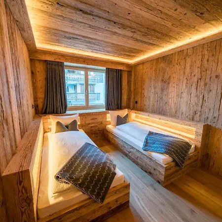 Seven Alpina Boutique 4* Klosters