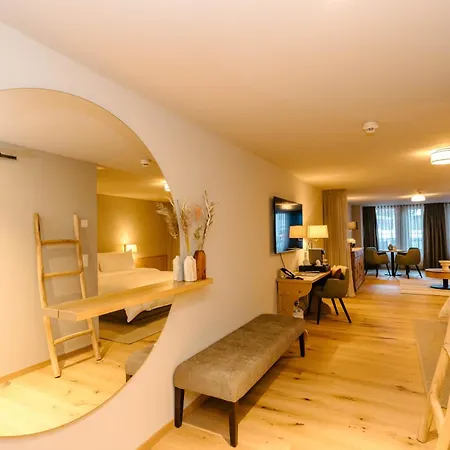 Seven Alpina Boutique