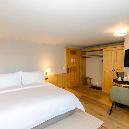 Seven Alpina Boutique