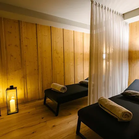 Seven Alpina Boutique