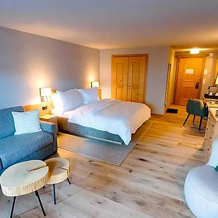 Seven Alpina Boutique