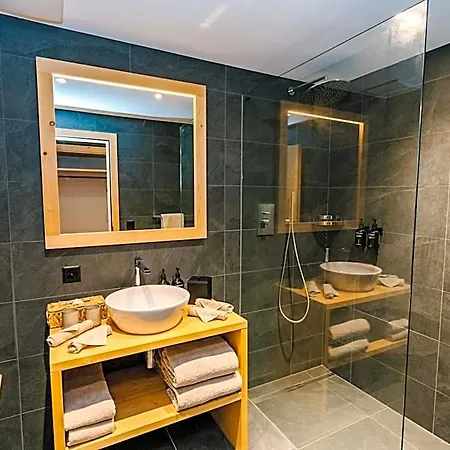 Seven Alpina Boutique Hotel 4*