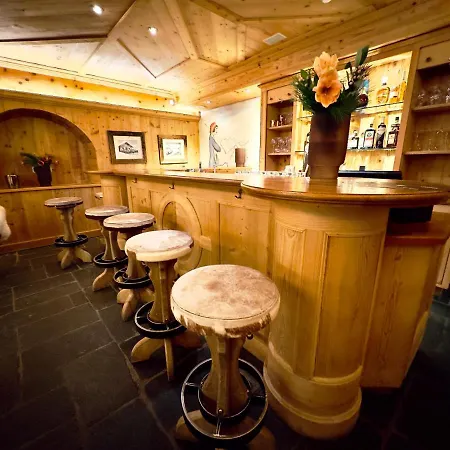 Seven Alpina Boutique Hotel 4*