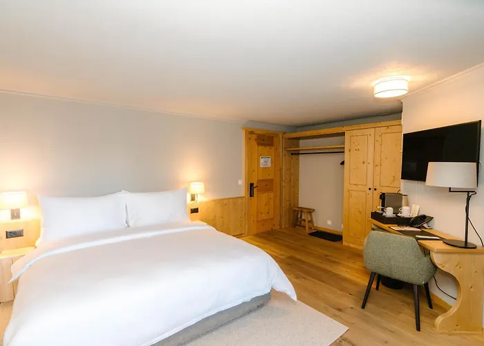 Seven Alpina Boutique